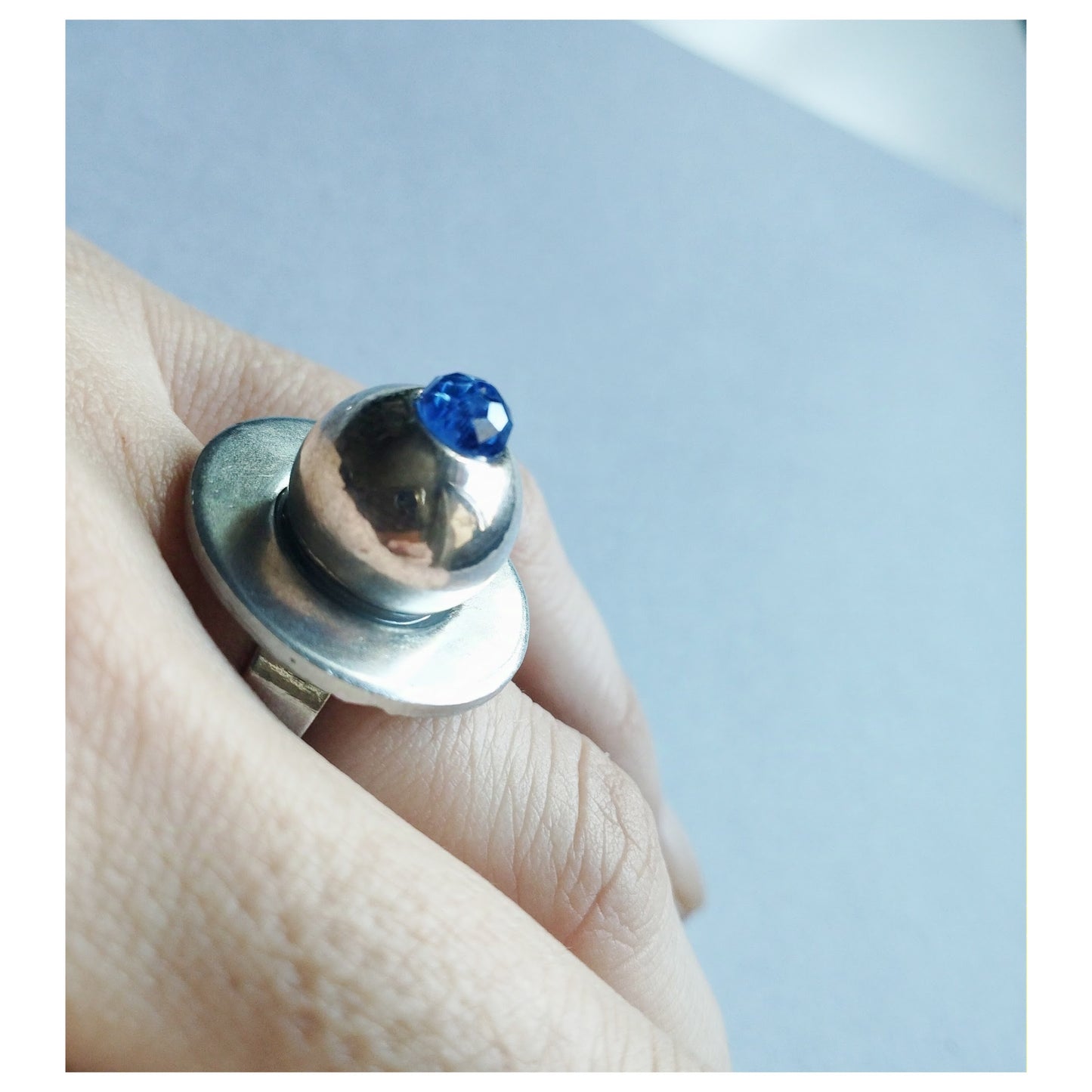 Chameleon Eye Ring / Blue Glass